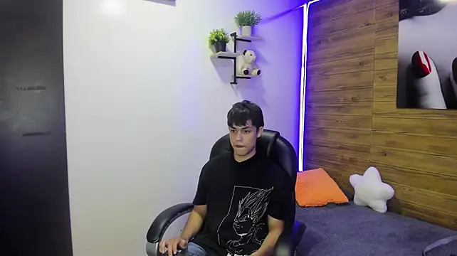 Chat +18 de ivan_cooper ao vivo