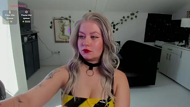 AmiableMuffleGirl Chat XXX in diretta