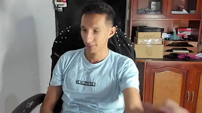 AlphaMarco Live XXX-chat