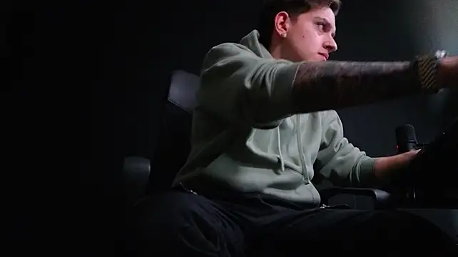 FelixStarkk XXX чат на живо