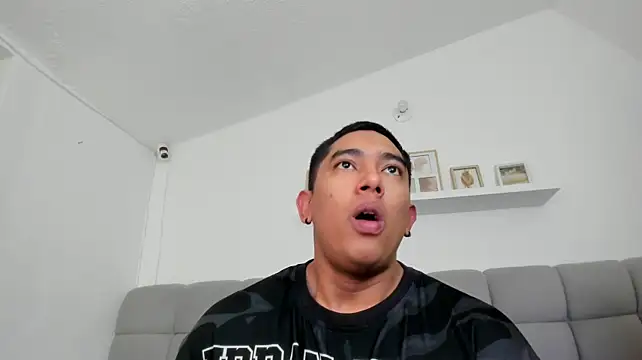 erotic_sins' Live XXX Chat