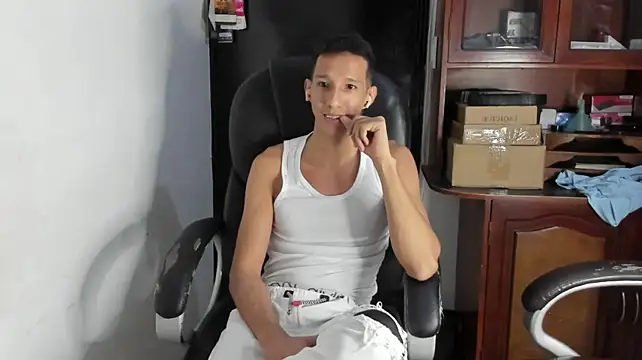 XXX chat uživo modela AlphaMarco