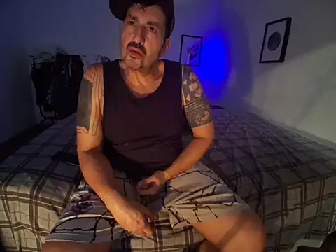 DaddyCloudLatinのライブXXXチャット