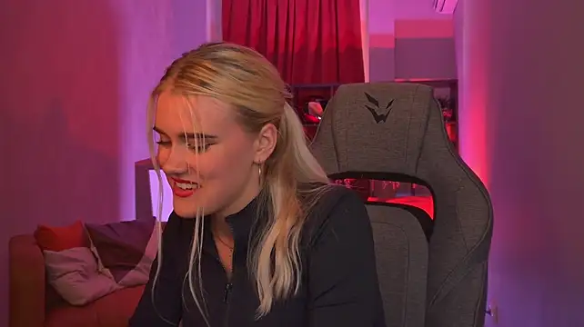 KattyWilde's Live XXX Chat