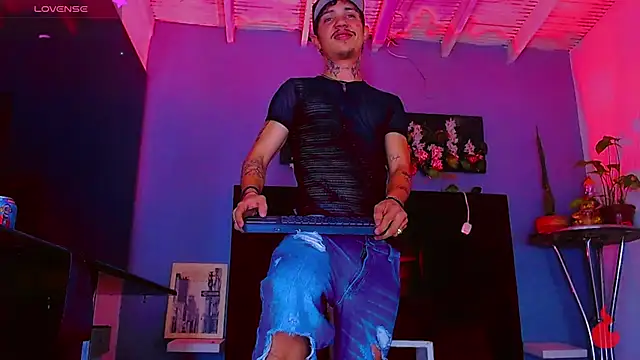 HannibalLester live XXX chat
