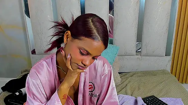 Nicky_Nicoole Adlı Modelin Canlı XXX Sohbeti
