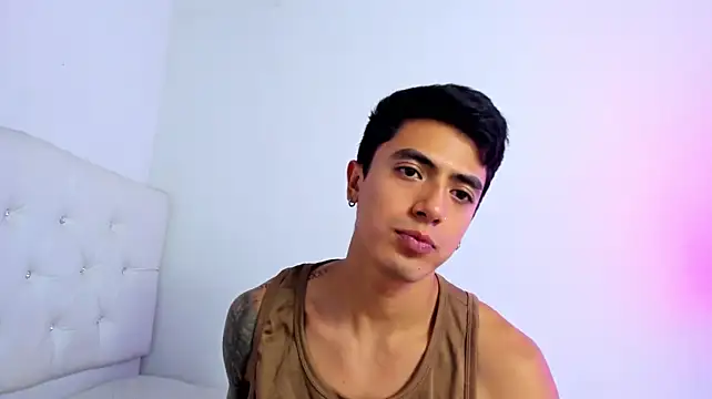 Caramelo_Bryan Live XXX-Chat