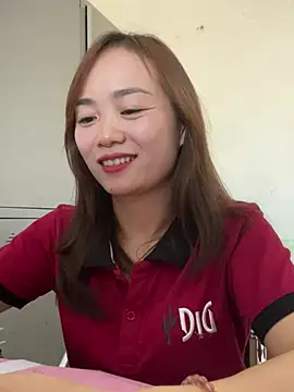 Lily_3324 Adlı Modelin Canlı XXX Sohbeti