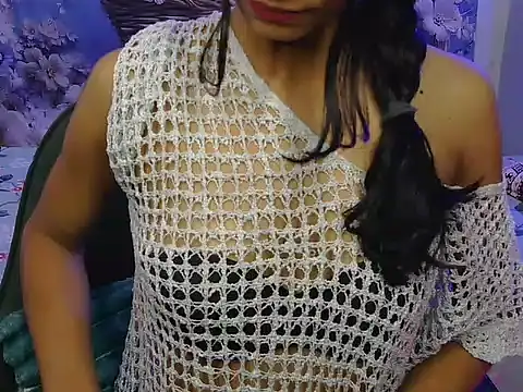 Yours-Zoya Live XXX-Chat