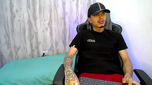 Chat +18 de Tayson_Hot ao vivo