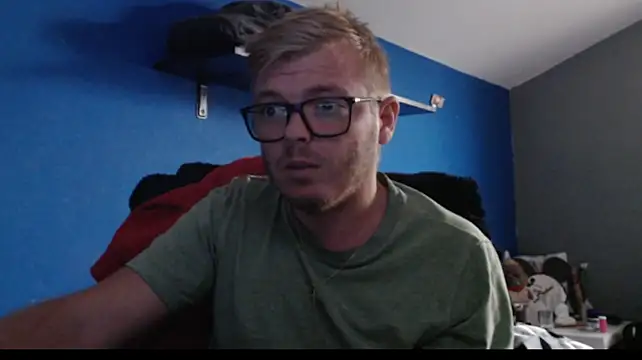 XXX chat uživo modela blondeboy92