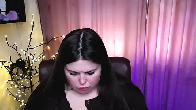 Emily_Mo Adlı Modelin Canlı XXX Sohbeti