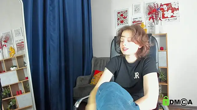 Chat +18 de Alina_Mills ao vivo