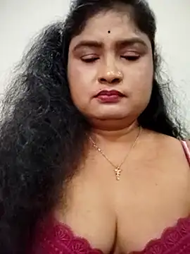 hornyriyanka's Live XXX Chat