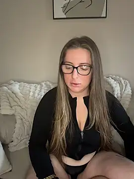 Chat +18 de MissPeach26 ao vivo
