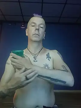SHARPSkinhead 网络视讯表演