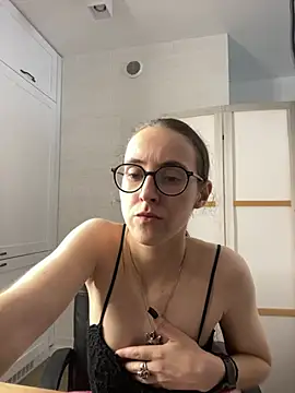 MartiniiSelenna 现场XXX聊天