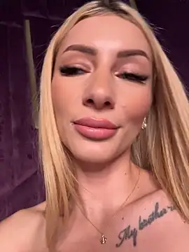 AngieShae - 👑 Become my biggest temptation