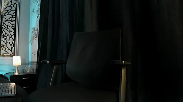 adrian_black86306 Chat XXX in diretta