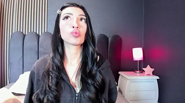 Nicolette_ks_ Chat XXX live