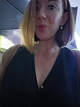 TopsyWilde's Live XXX Chat