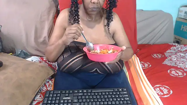 bustykelly's Live XXX Chat