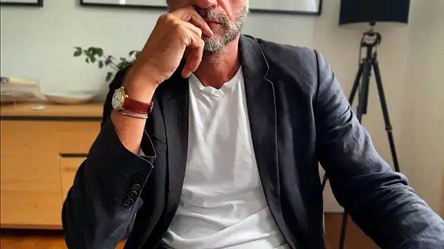 צ'אט XXX בשידור חי של mecchaude
