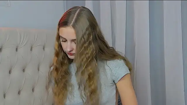 AmeliaDee XXX чат на живо
