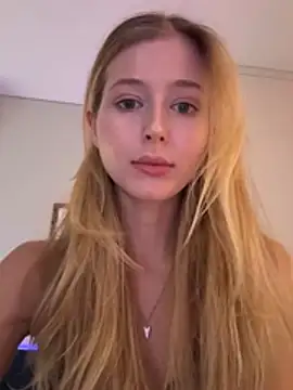 LunaRase Adlı Modelin Canlı XXX Sohbeti