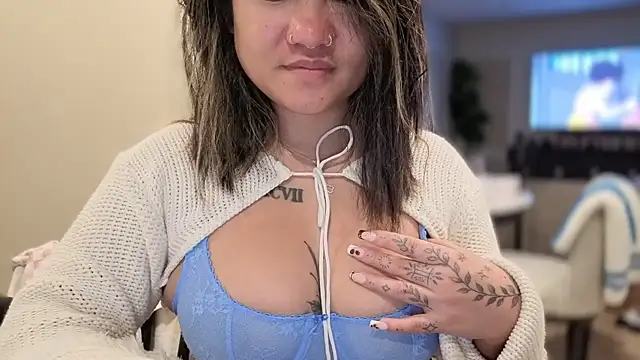 momgoeswild's Live XXX Chat