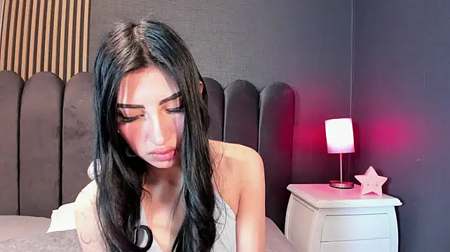 XXX chat uživo modela Nicolette_ks_