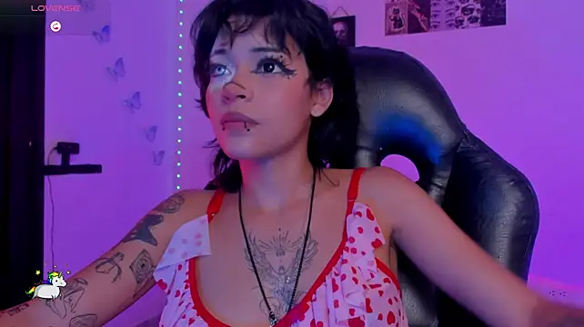 Anny_Kiitty Adlı Modelin Canlı XXX Sohbeti
