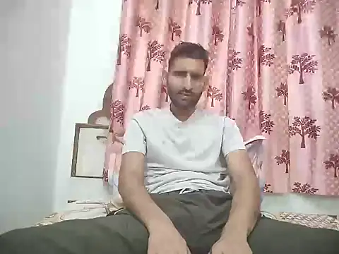 bigcockboy1121 Show in webcam