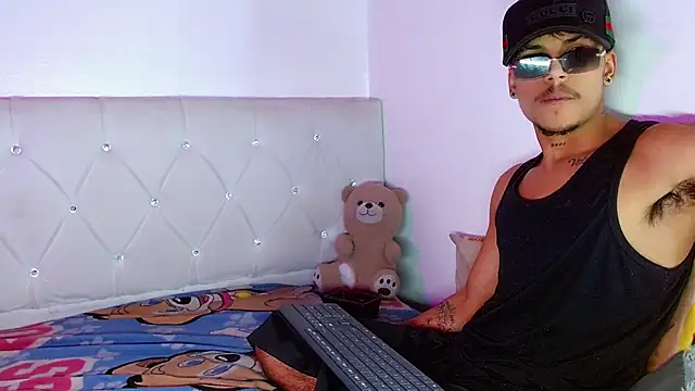 Chat +18 de Angel_foxc13 ao vivo