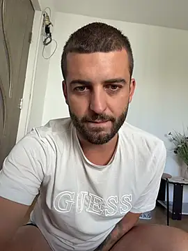 Pablo_Hornyguy95のウェブカメラショー