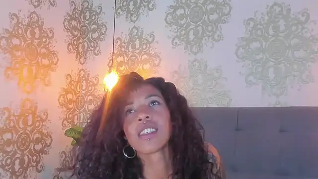 Chat XXX ao vivo de IndigoVelvet