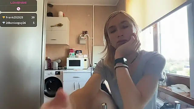 Chat +18 de AngelJeni ao vivo