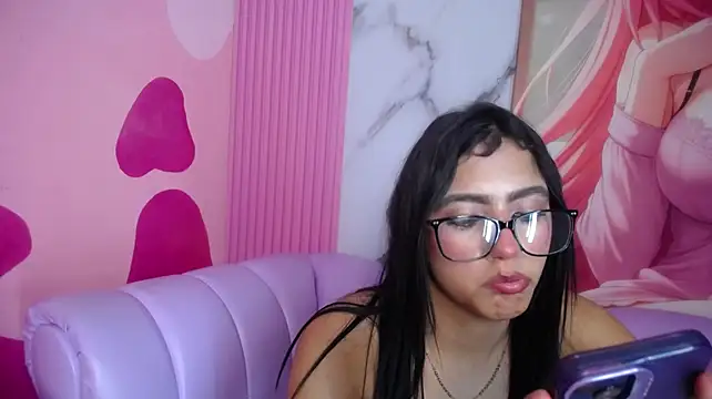 Holly_Watson_ Chat XXX live