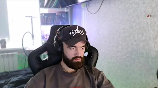 _Serious_Man Chat XXX live