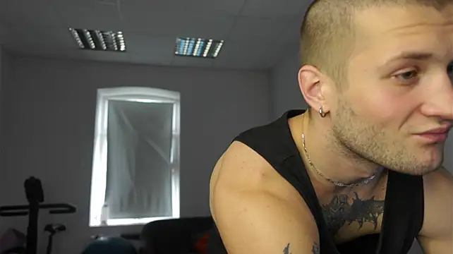 Igor_Wilde Adlı Modelin Canlı XXX Sohbeti