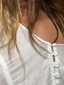 دردشة AnnaFlowerBabe الجنسية المباشرة