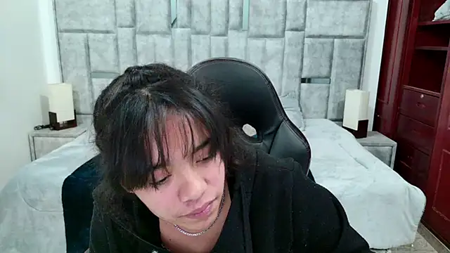 แชท XXX สดของ laureentt_