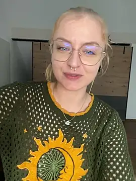 CherryyCheeks Adlı Modelin Canlı XXX Sohbeti