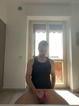 ItalianAlex Chat XXX live