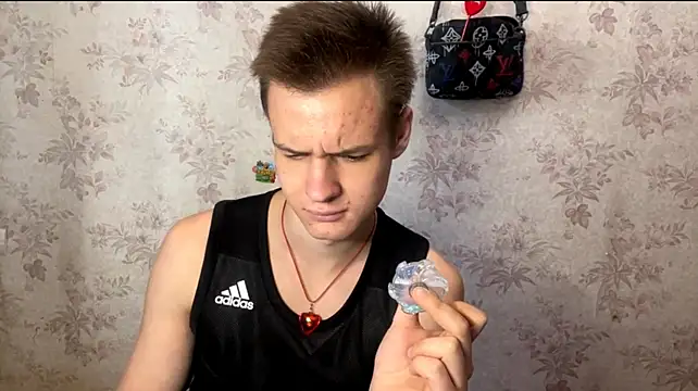 XXX chat uživo modela BigBabyMax
