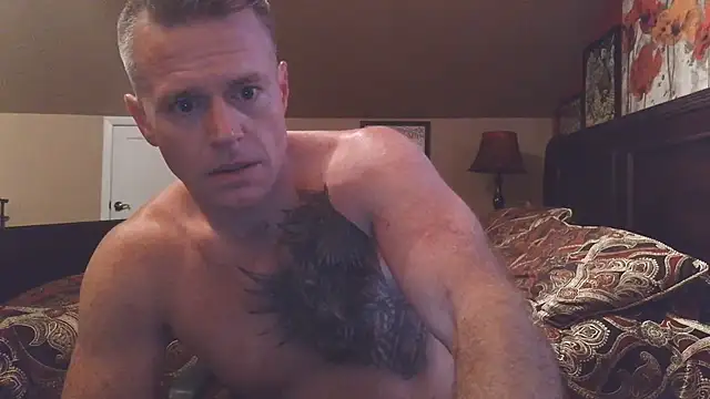 Chatroom XXX en direct de DILFiGuess1