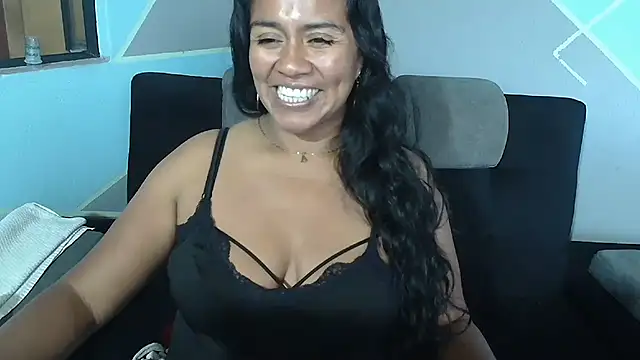 Chat +18 de saggil23 ao vivo