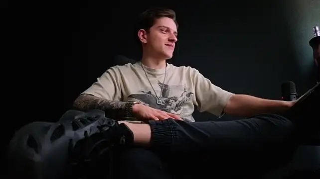 Živý XXX chat FelixStarkk