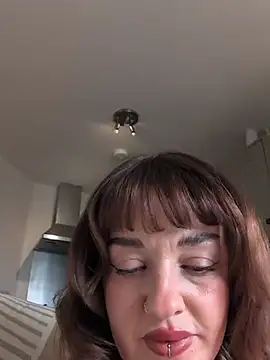 Petite_Juicy_Olive webcam show