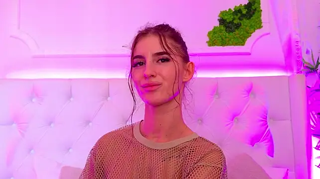 ElisaCharm Adlı Modelin Canlı XXX Sohbeti